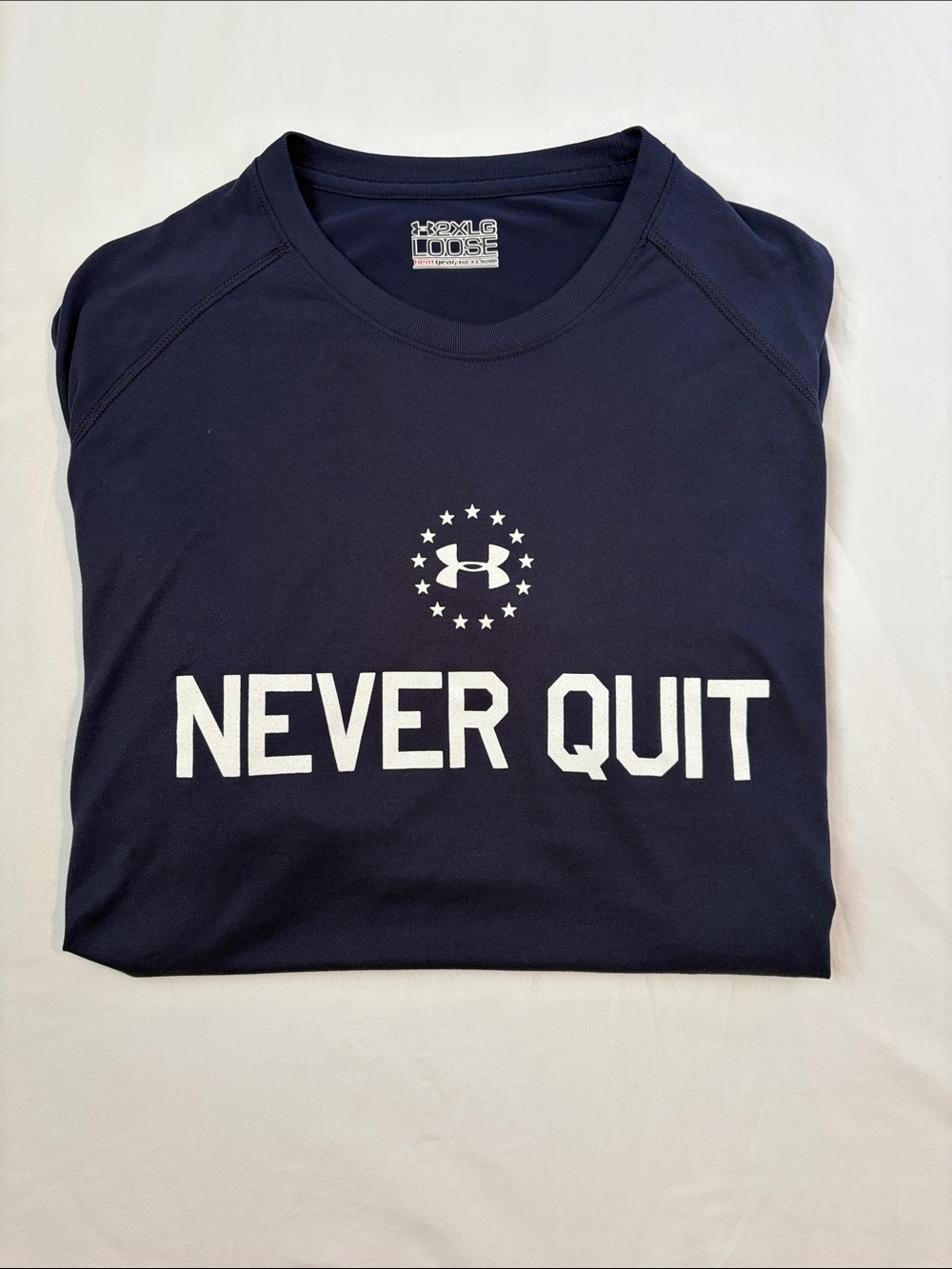 Under Armour 2XL "Never Quit" Graphic Tee Navy Blue HeatGear Loose Fit EUC
